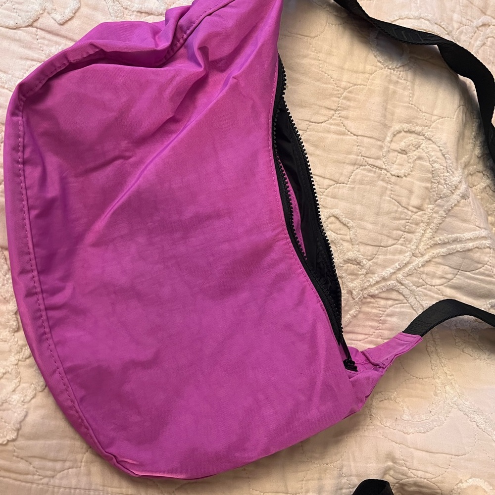 EXTRA PINK BAGGU CRESCENT BAG